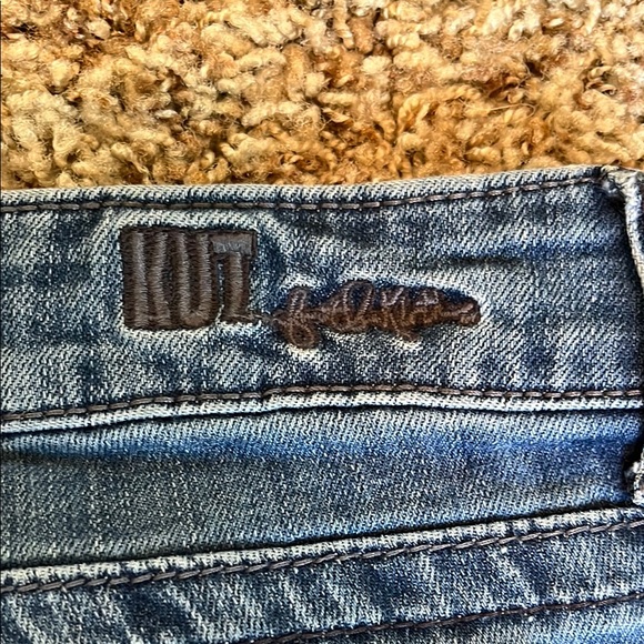 Blue Jeans - Picture 4 of 6